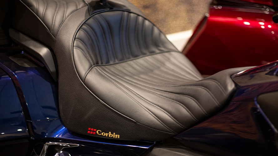 Rick S Reviews Ep 18 Corbin Heated Saddle For 2018 Gold Wing